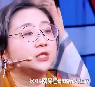 爸爸帶娃3天會穿鞋,幾年後會燉湯!育兒問題上,傅首爾被老公訓