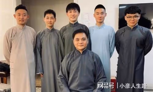 德雲社高峰南德演出,登台後連番砸掛,就連董事長王惠都沒放過