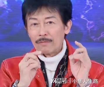 70歲港星開遊艇派對,和性感美女熱舞,定居內地堅決不移民