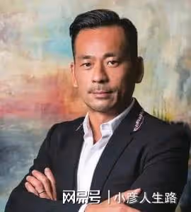 會計已判9個月!洗米華資產被清算,妻子急售7億股份攜女放生祈福