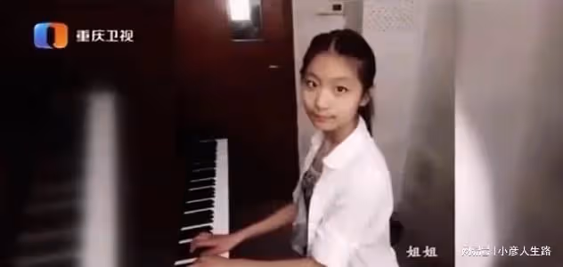 生下雙胞胎後,丈夫提出離婚,她用一己之力,將腦癱女兒送進名校