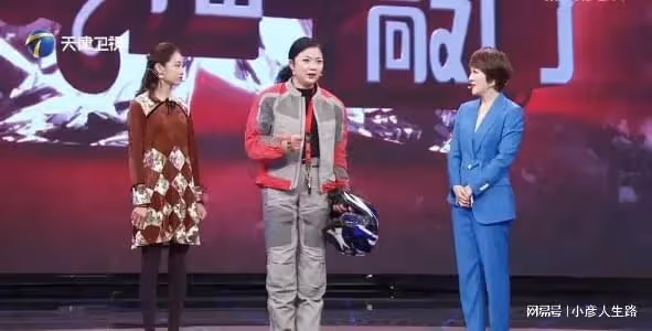 生下雙胞胎後,丈夫提出離婚,她用一己之力,將腦癱女兒送進名校