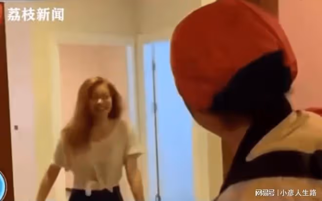 生下雙胞胎後，丈夫提出離婚，她用一己之力，將腦癱女兒送進名校