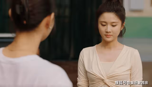 《我們這十年》唐俑的代入者為何是小艷?陳冉的幻想,藏著3個巧合