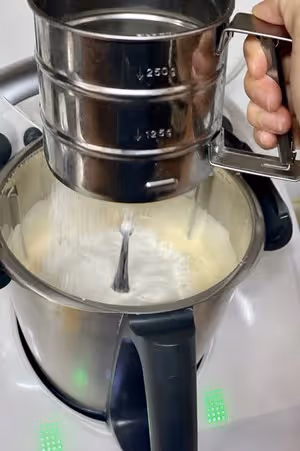 小美聖誕奶油杯子蛋糕（抹茶奶油紙杯蛋糕）