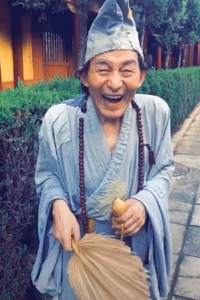 唯一把「濟公」演活的人！拍戲時遇到「3件怪事」　讓他從此堅定信佛：76歲選擇剃度出家