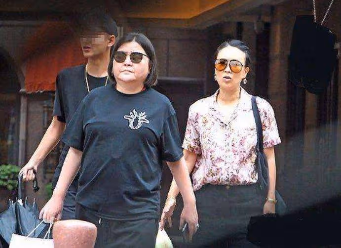 她捧紅王菲那英!冒險從黑道手中「救下林志玲」 卻幫人「養18年兒子」56歲至今未婚