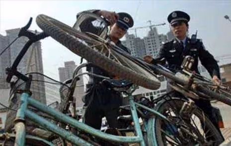 男子騎自行車遭盤查,心態失衡致6名警察死亡,法院怎麼判的