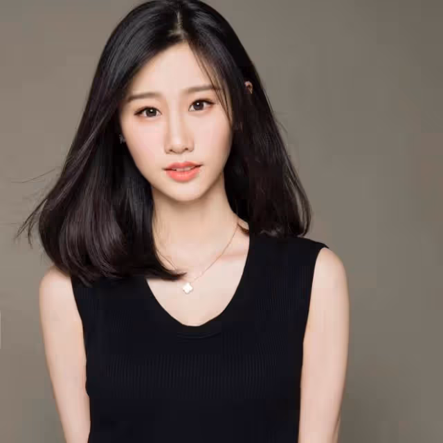 鞏漢林演員兒媳豪宅慶生!依偎老公大秀恩愛,倆女兒長得太像爺爺
