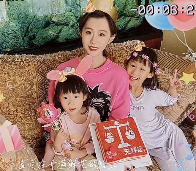 鞏漢林演員兒媳豪宅慶生!依偎老公大秀恩愛,倆女兒長得太像爺爺