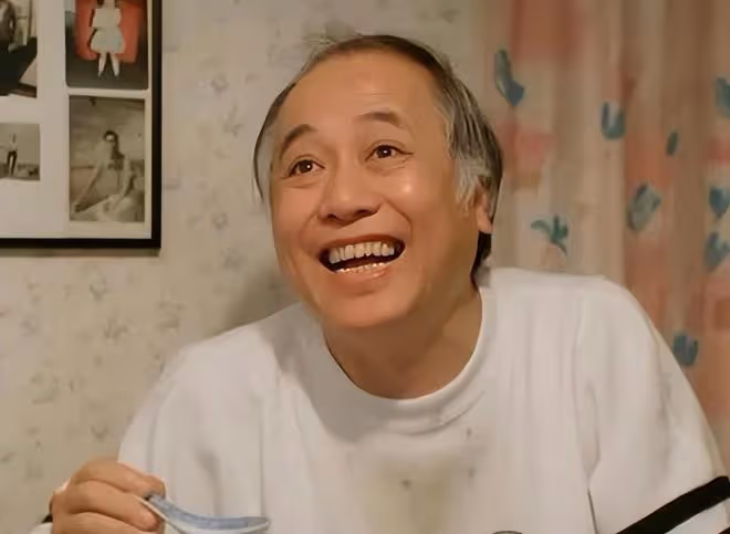 楚原去世8個月!87歲遺孀首露面因太難過瘦9斤,不慎跌倒需拄拐杖