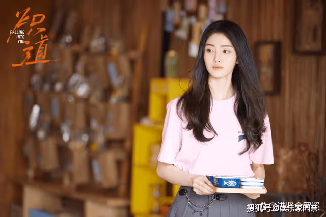 《熾道》是改編哪個小說？羅娜背後的身份是什麼？