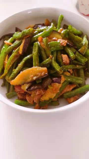 家庭版茄子燒豆角（少油，完美地解決了茄子吸油問題）