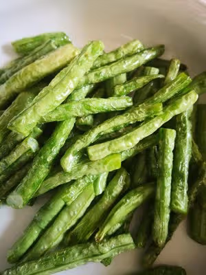 家庭版茄子燒豆角（少油，完美地解決了茄子吸油問題）