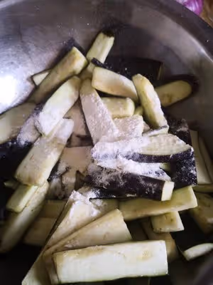 家庭版茄子燒豆角（少油，完美地解決了茄子吸油問題）