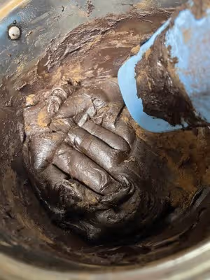 最簡單的松露巧克力，只要兩種食材（消耗可可粉）