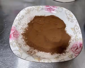 最簡單的松露巧克力，只要兩種食材（消耗可可粉）