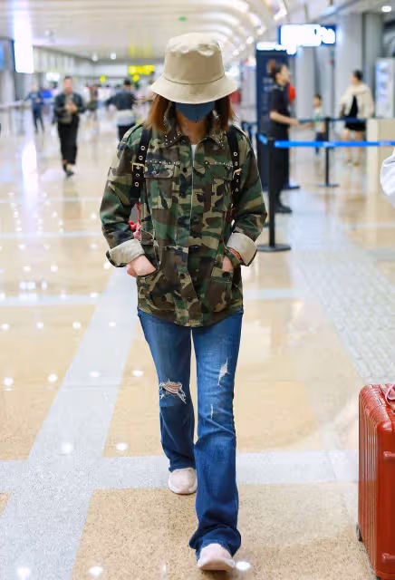 林心如曬美照,老公霍建華視覺下襯衫破洞褲,配馬尾辮美得認不出