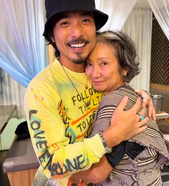 一眾藝人開派對,林子祥前妻罕露面氣質好,59歲港姐冠軍變化大