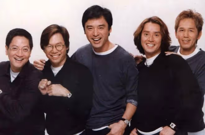 知名男星獲TVB獎勵50包大米,對方派人送貨上門,令豪宅內景曝光