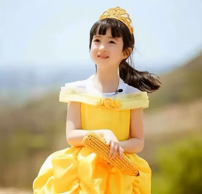 9位星二代顏值變化大:小S女兒美成蒼井優,各個整容式變化