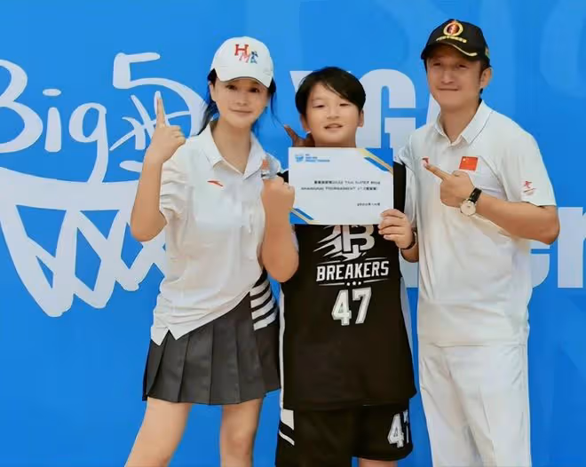 9位星二代顏值變化大:小S女兒美成蒼井優,各個整容式變化