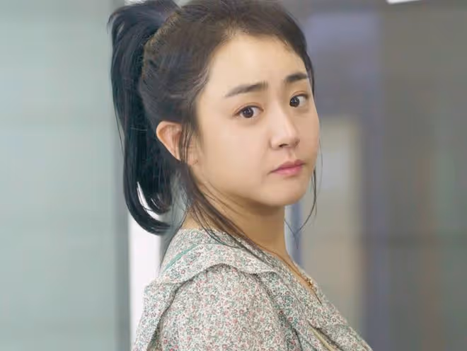 她是「小恩熙」的扮演者,被韓國人稱為國民妹妹,如今顏值下跌