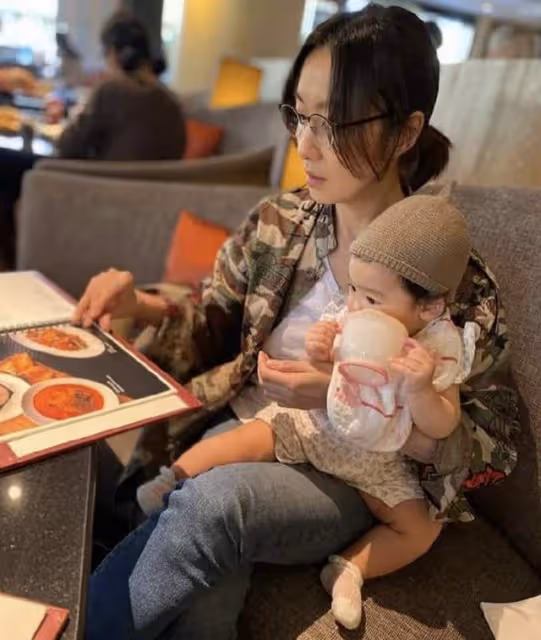 51歲「懷玉公主」疑隱婚生子!與萌娃眉眼神似,曾慘遭孫耀威拋棄