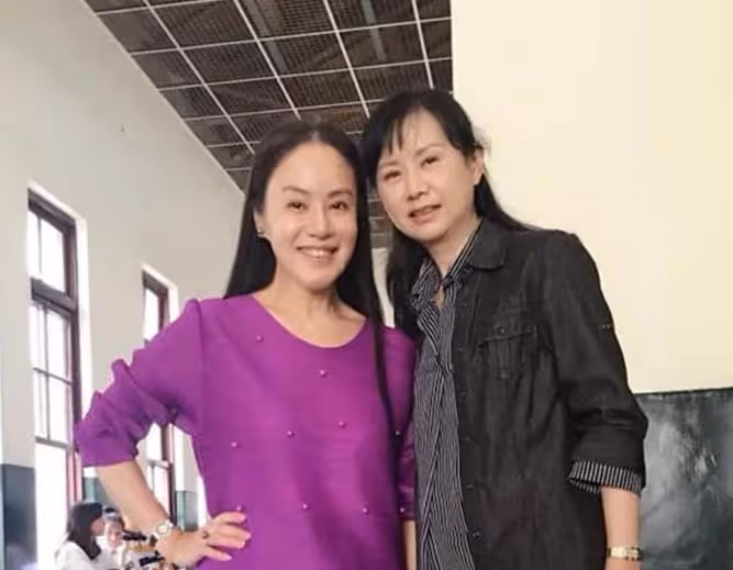 玉女歌手李碧華近照罕曝光，蒼老成普通人，退出歌壇住上億豪宅「卻節儉開10多年老車」：盼她再度復出！