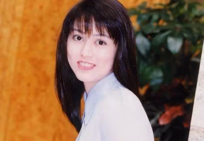 玉女歌手李碧華近照罕曝光，蒼老成普通人，退出歌壇住上億豪宅「卻節儉開10多年老車」：盼她再度復出！