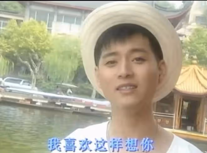 周冰倩開百萬豪車出行！湖南台昔日一哥罕露面，身材發福認不出