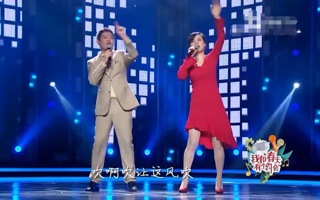 周冰倩開百萬豪車出行!湖南台昔日一哥罕露面,身材發福認不出