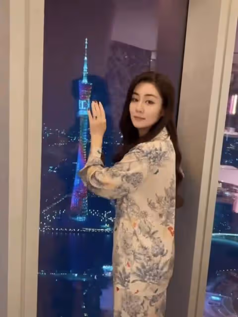 曝鄉愛王小蒙買新豪宅,斥資1.3億住廣州塔旁,前夫入獄獨養倆娃
