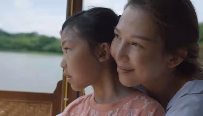張晉一家游西湖,蔡少芬純素顏出鏡消瘦憔悴,三個孩子同框太有愛