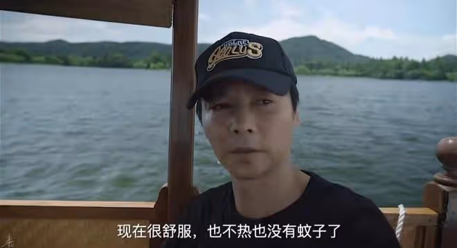 張晉一家游西湖,蔡少芬純素顏出鏡消瘦憔悴,三個孩子同框太有愛