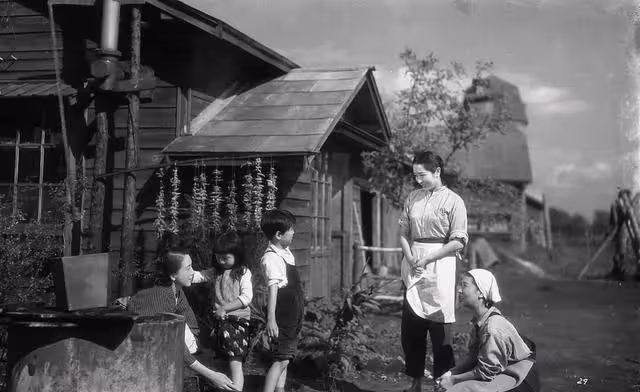日本文藝片女王:她是島國的銀幕「性啟蒙」,一生拍攝250部電影