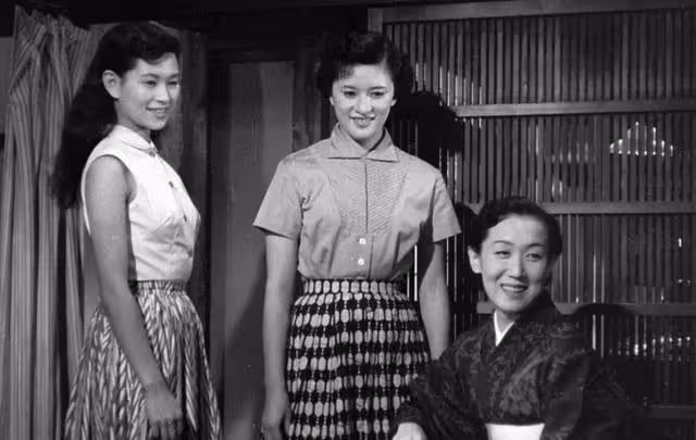 日本文藝片女王:她是島國的銀幕「性啟蒙」,一生拍攝250部電影