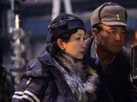 她被稱「最丑影后」,兩段豪門戀情均被拋棄,嫁二婚丈夫寵成公主