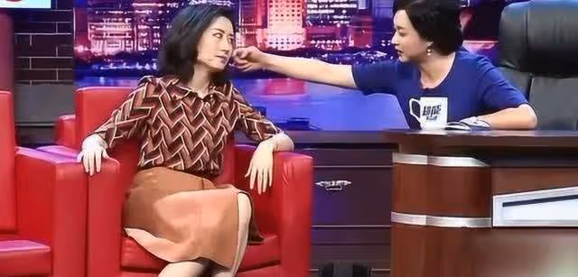 金星等了半年才採訪到她,出道20年無經紀人,是王凱胡歌最敬佩的人