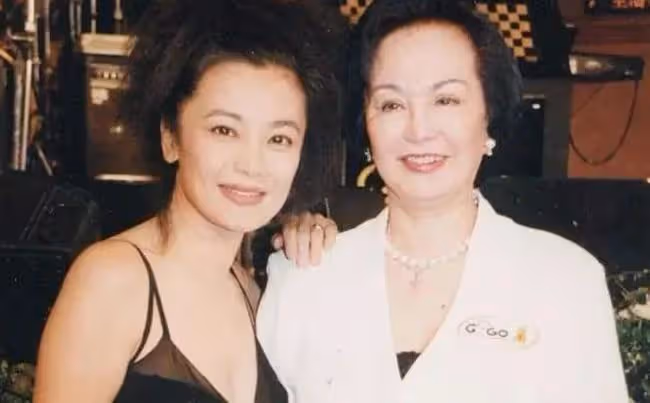 67歲「勾引」22歲鮮肉，這女人真生猛