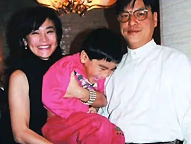 67歲「勾引」22歲鮮肉，這女人真生猛