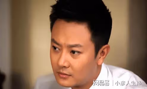 從當紅小生淪落到無戲可拍,不幸慘遭騙婚,印小天終於逆風翻盤了