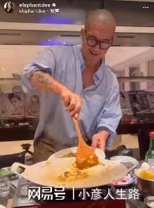 小S曬具俊曄做飯視頻,問為什麼選大S不選她,具俊曄高情商回應