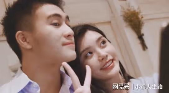 賭王兒媳奚夢瑤正式復工,錄製綜藝狀態超好,提起何猷君一臉幸福