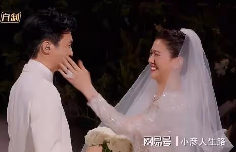 程曉玥公布新戀情，曬男友送超大鑽戒求婚照！苗苗屬實羨慕了