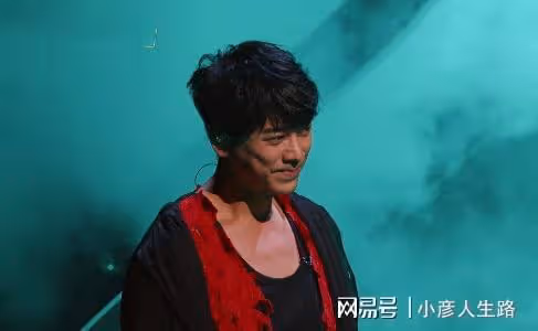 《披哥2》四公舞台三人炫技兩人划水,信火力全開,王大陸成背景
