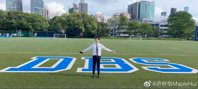 知名港星近況曝光!現身江蘇跑商演,與孫興合唱為富豪賀壽