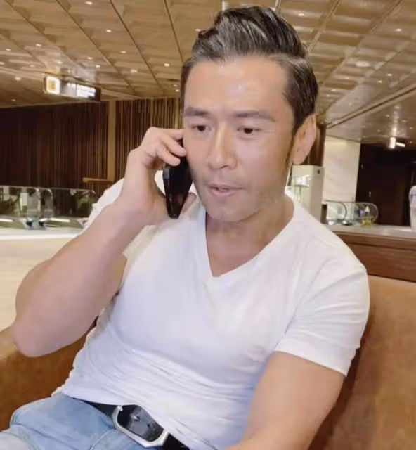 罕見秀恩愛!52歲知名港星因一段片泄密,疑與山東女友過同居生活