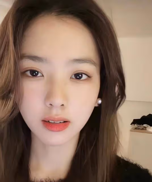 孫一寧真實照曝光，身材苗條面容姣好，網友：看到了奶茶妹的影子