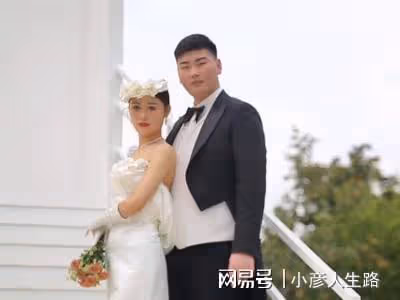 陳萌為慶祝自己懷孕，去拍攝旗袍寫真照，喜悅之情溢於言表